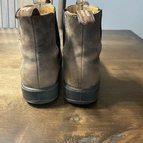 Size 3.5 - Picture 3 of 5